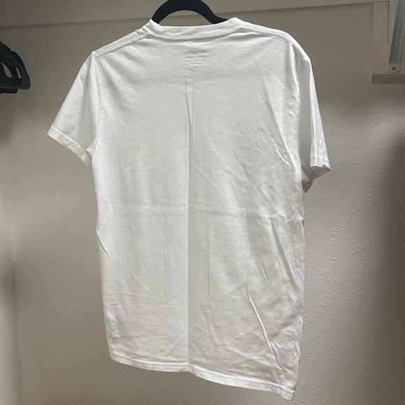 Men’s Hollister T Shirt - Picture 3 of 3